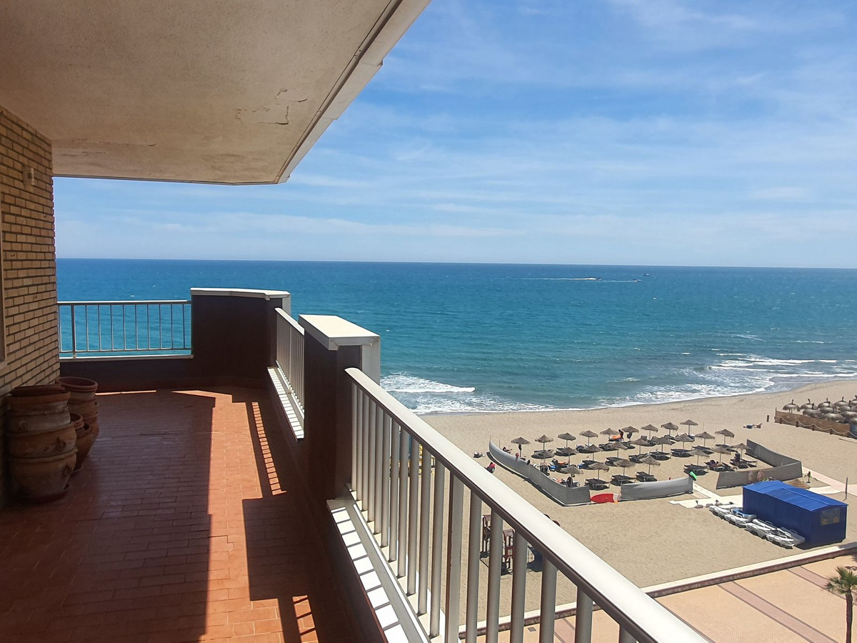 Se vende Apartamento Planta Media de 3 dormitorios en Costa Del Sol, Málaga, España