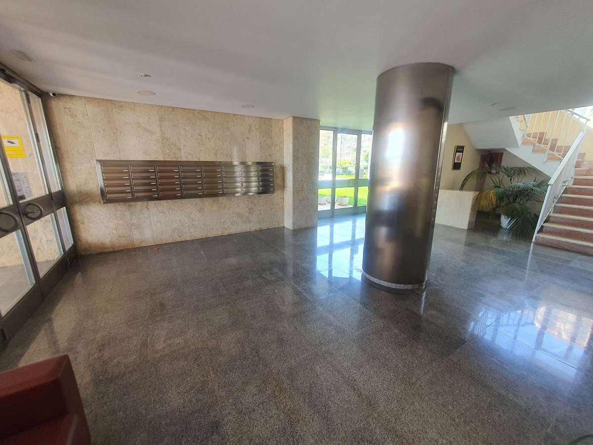 Se vende Apartamento Planta Media de 3 dormitorios en Costa Del Sol, Málaga, España