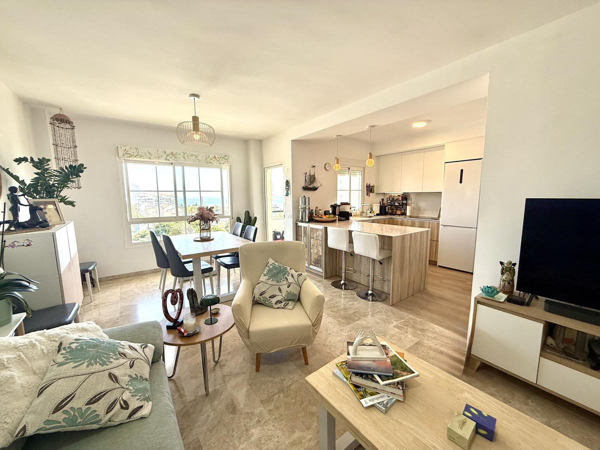 Se vende Apartamento Planta Media de 3 dormitorios en Costa Del Sol, Málaga, España