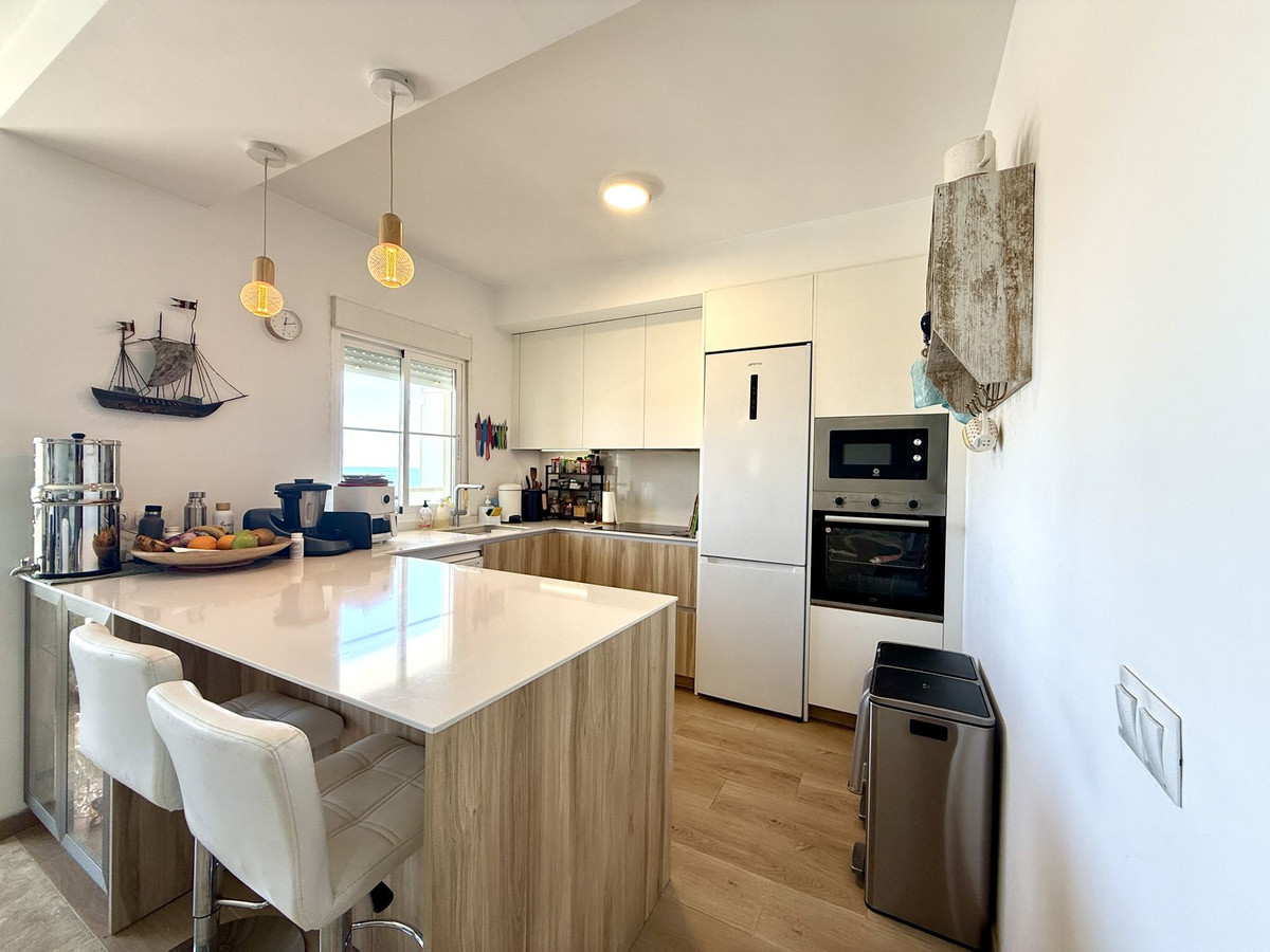 Se vende Apartamento Planta Media de 3 dormitorios en Costa Del Sol, Málaga, España