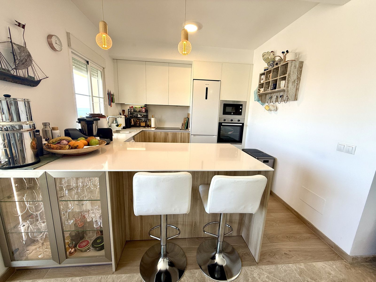 Se vende Apartamento Planta Media de 3 dormitorios en Costa Del Sol, Málaga, España