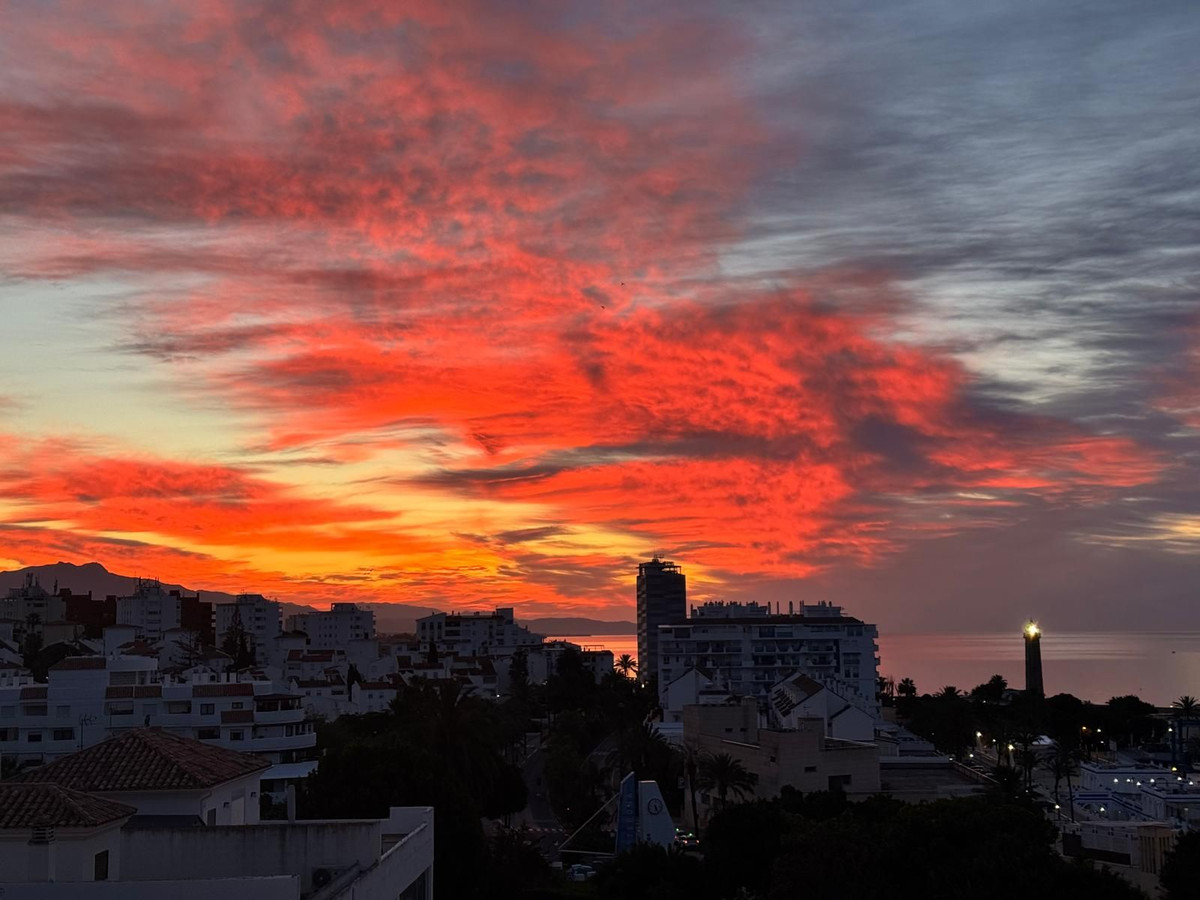 Se vende Apartamento Planta Media de 3 dormitorios en Costa Del Sol, Málaga, España