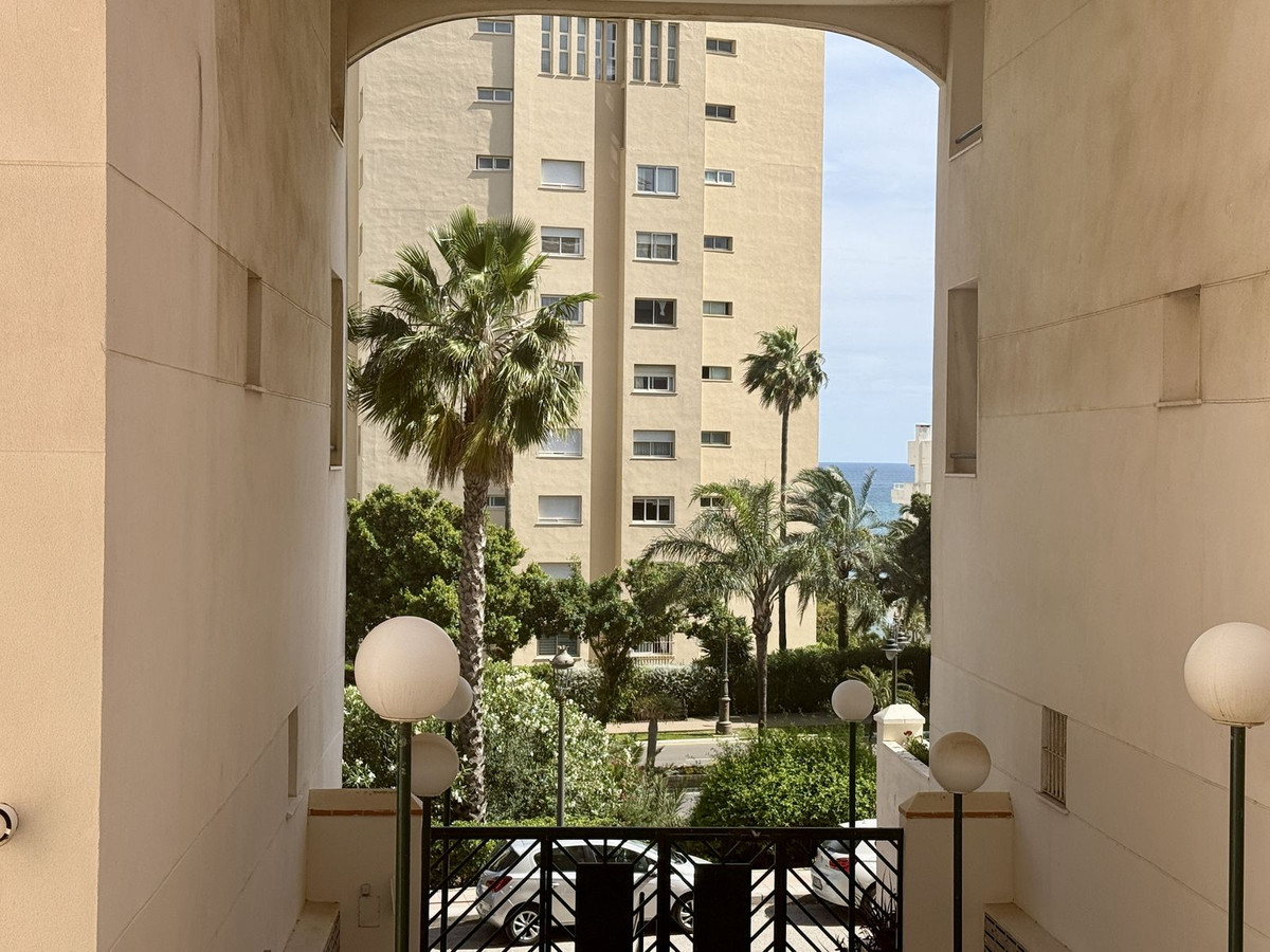 Se vende Apartamento Planta Media de 3 dormitorios en Costa Del Sol, Málaga, España