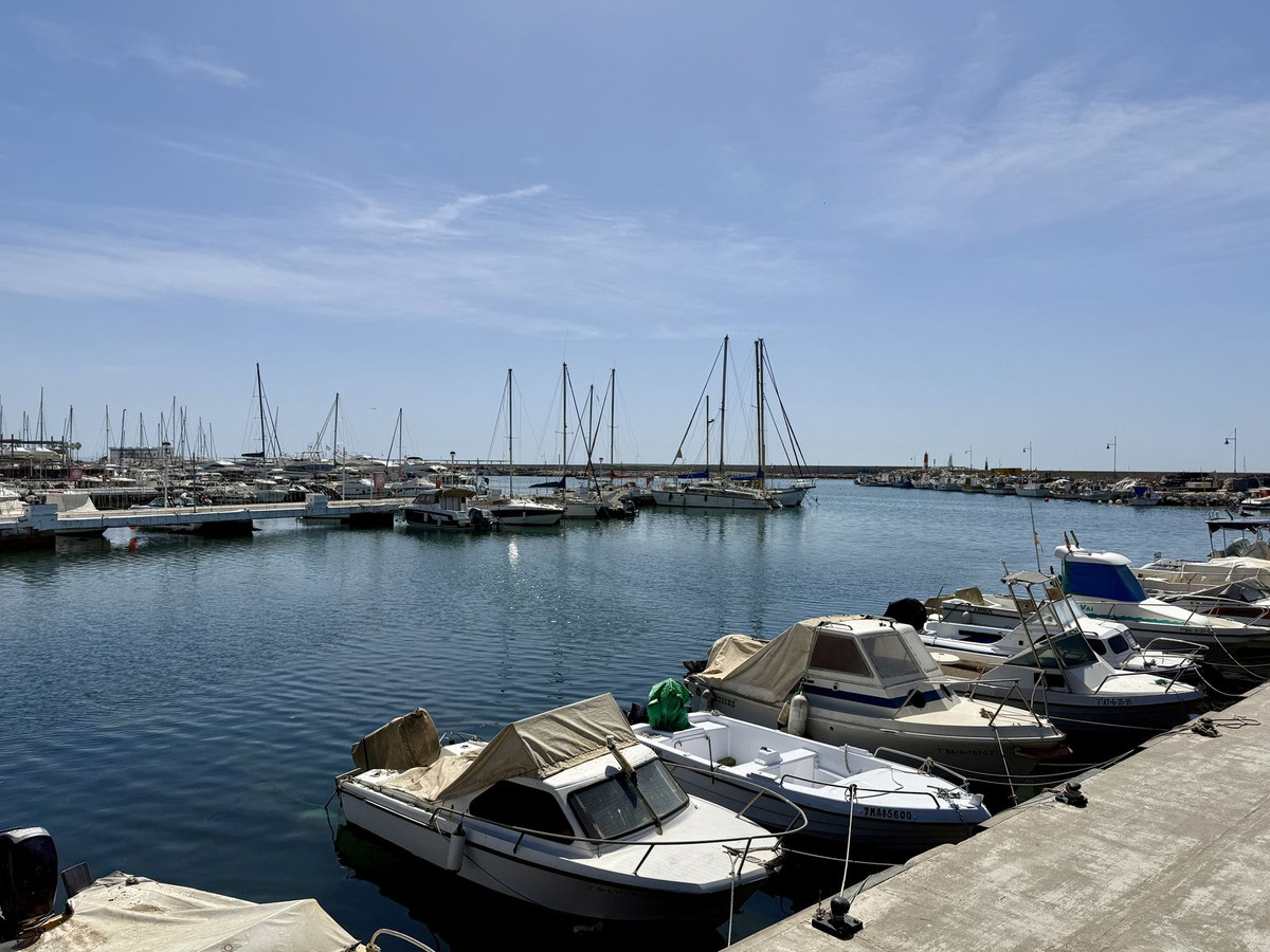 Se vende Apartamento Planta Media de 3 dormitorios en Costa Del Sol, Málaga, España