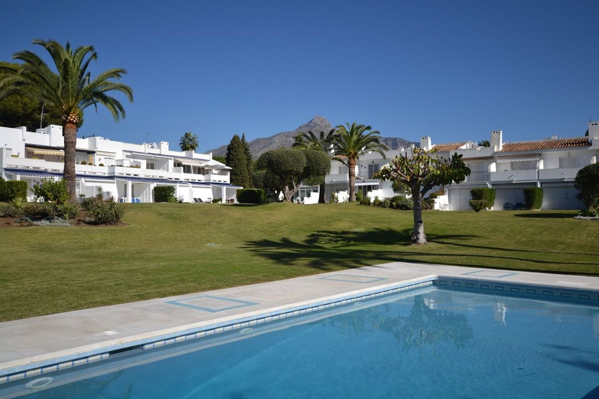 4 Bed Townhouse for sale in Nueva Andalucía Costa Del Sol, Málaga, Spain