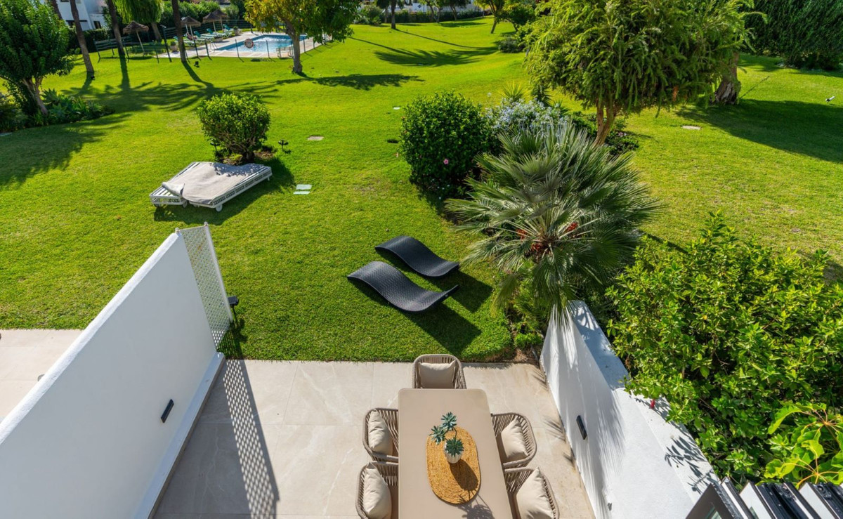 4 Bed Townhouse for sale in Nueva Andalucía Costa Del Sol, Málaga, Spain