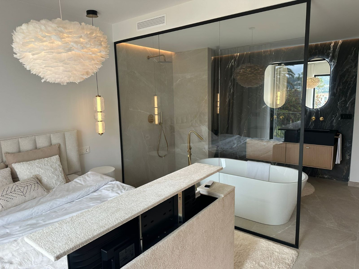 4 Bed Townhouse for sale in Nueva Andalucía Costa Del Sol, Málaga, Spain