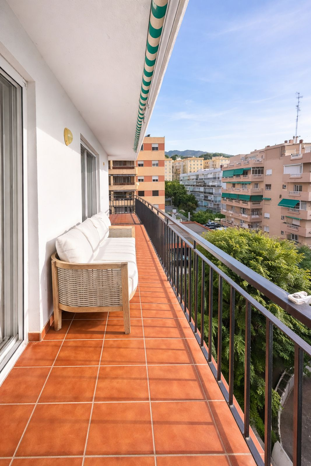 Se vende Apartamento Planta Media de 2 dormitorios en Costa Del Sol, Málaga, España