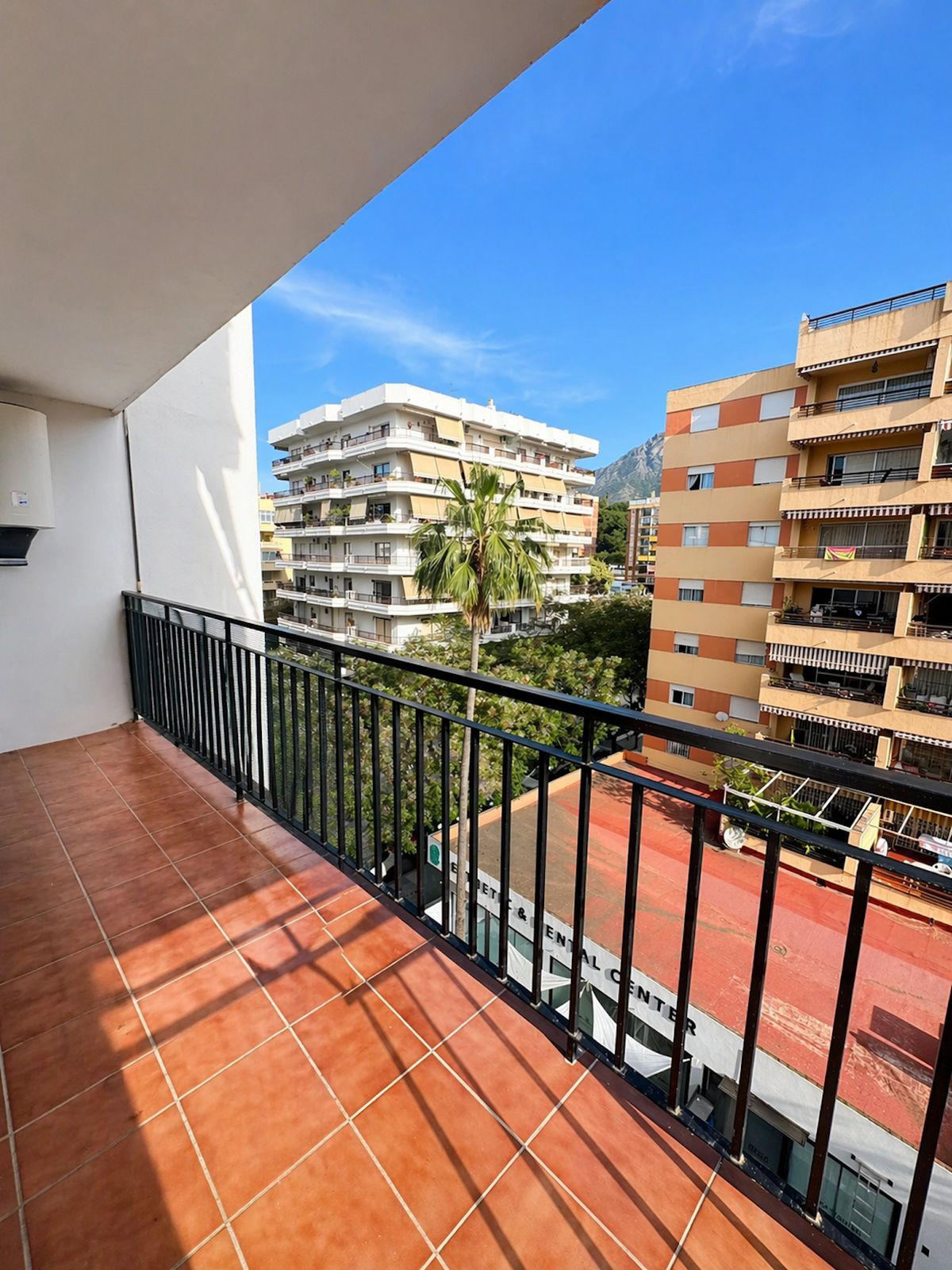 Se vende Apartamento Planta Media de 2 dormitorios en Costa Del Sol, Málaga, España