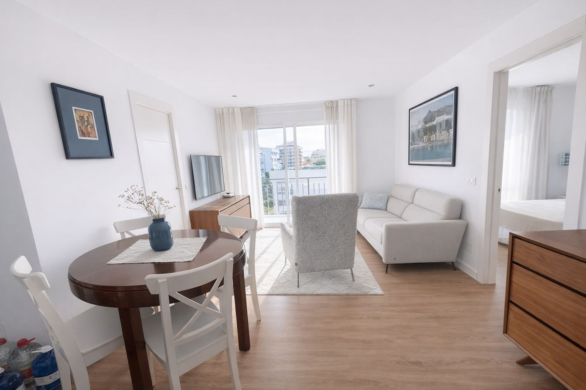 Se vende Apartamento Planta Media de 2 dormitorios en Costa Del Sol, Málaga, España