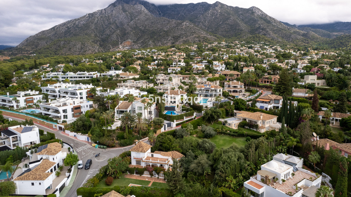 4 Bed Townhouse for sale in The Golden Mile Costa Del Sol, Málaga, Spain