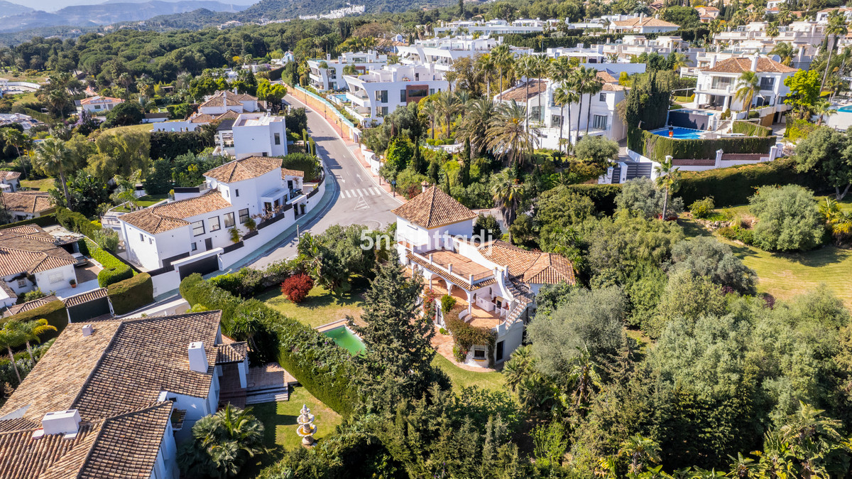 4 Bed Townhouse for sale in The Golden Mile Costa Del Sol, Málaga, Spain