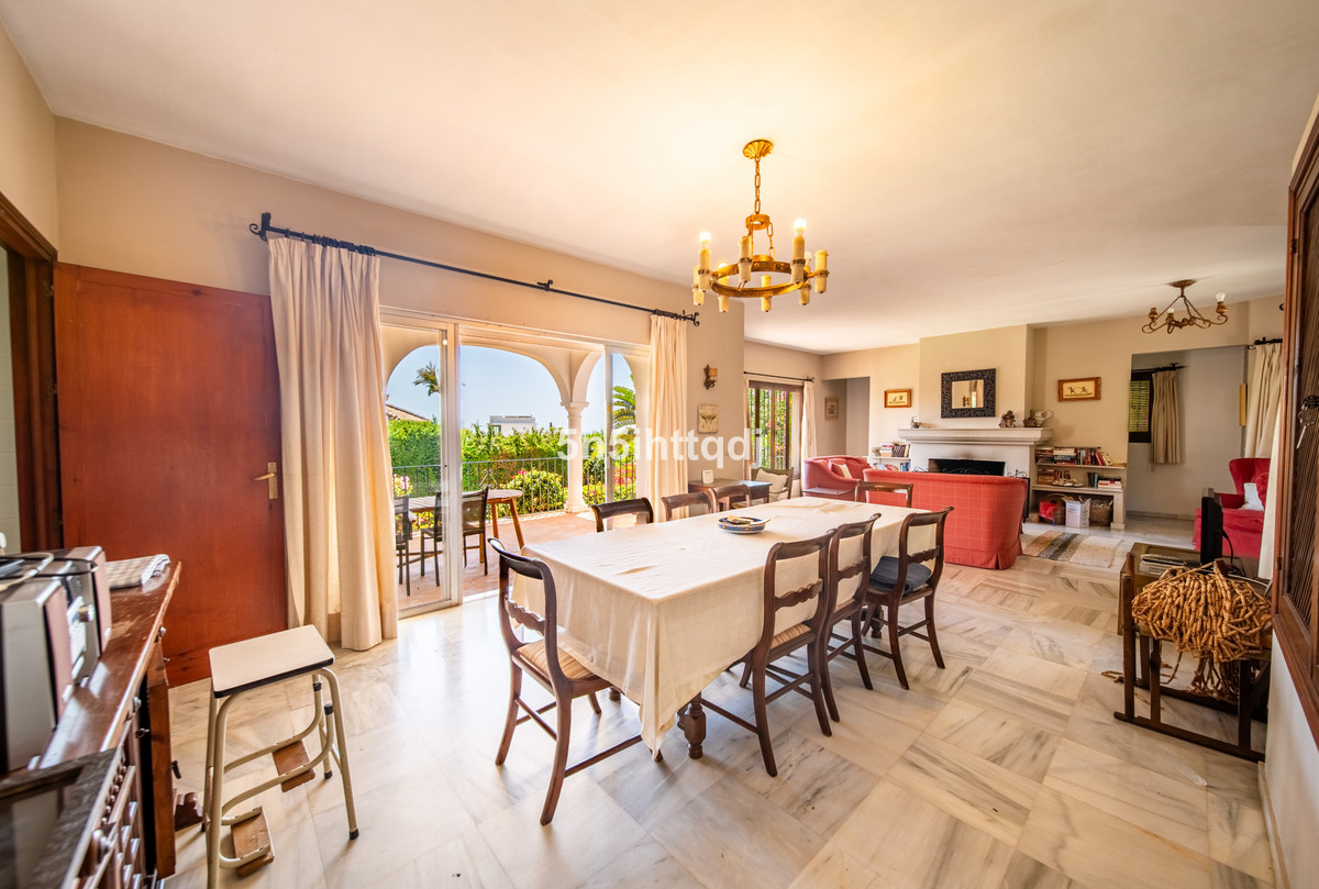 4 Bed Townhouse for sale in The Golden Mile Costa Del Sol, Málaga, Spain
