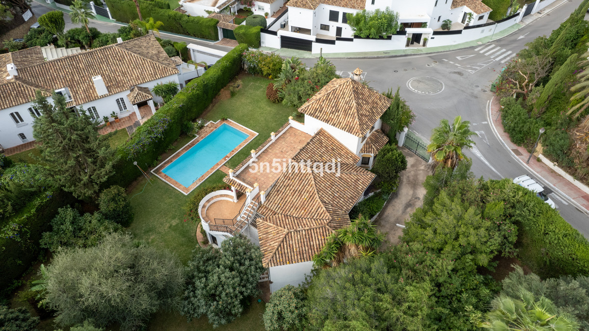 4 Bed Townhouse for sale in The Golden Mile Costa Del Sol, Málaga, Spain