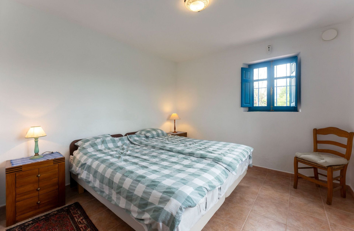 Se vende Finca - Cortijo de 3 dormitorios en Costa Del Sol, Málaga, España