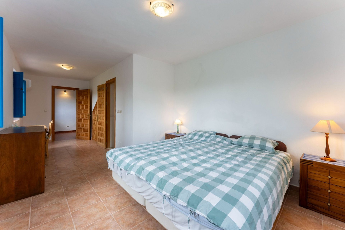 Se vende Finca - Cortijo de 3 dormitorios en Costa Del Sol, Málaga, España