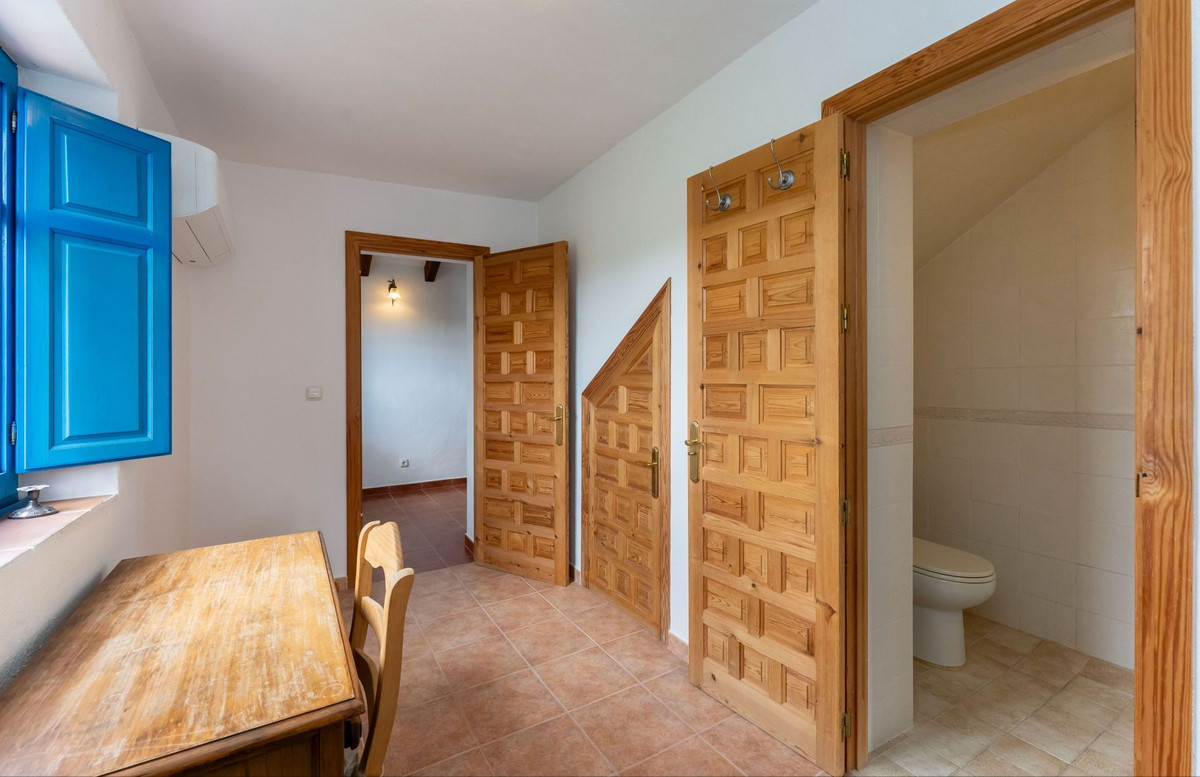 Se vende Finca - Cortijo de 3 dormitorios en Costa Del Sol, Málaga, España