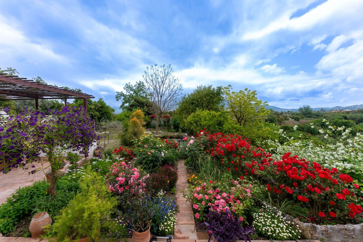 Se vende Finca - Cortijo de 3 dormitorios en Costa Del Sol, Málaga, España