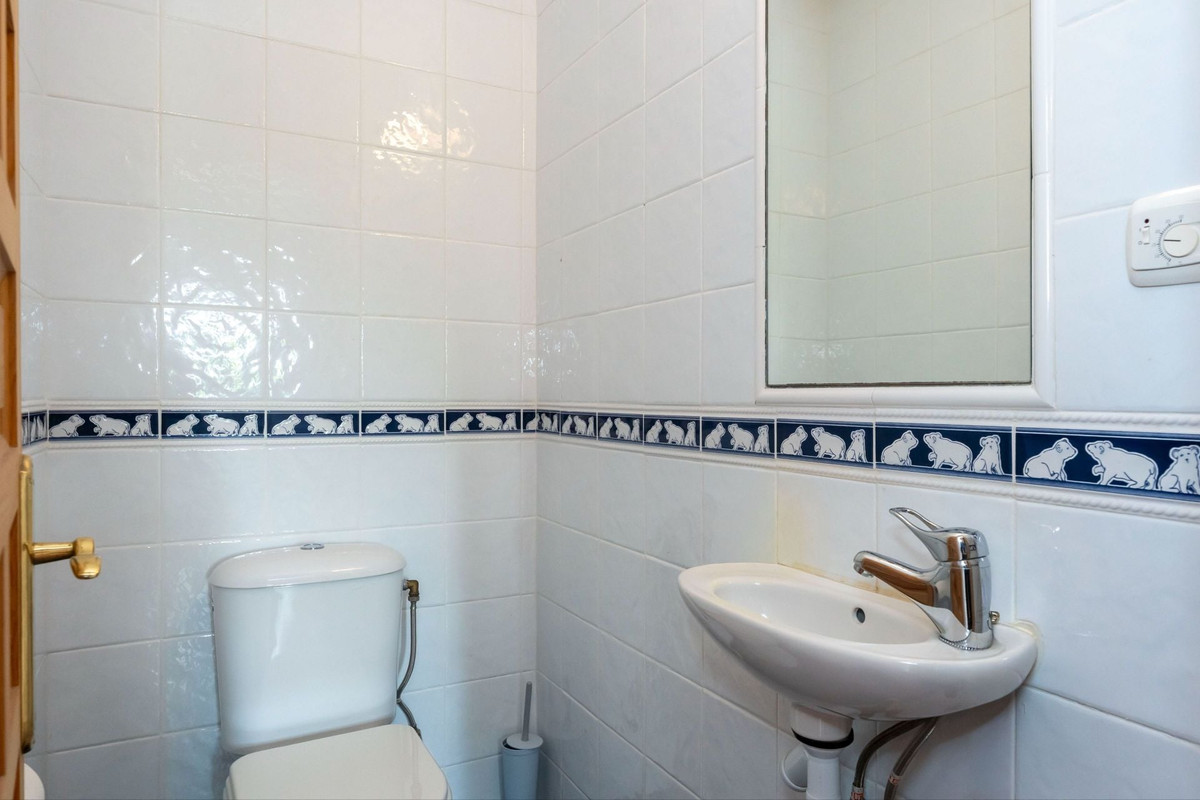 Se vende Finca - Cortijo de 3 dormitorios en Costa Del Sol, Málaga, España