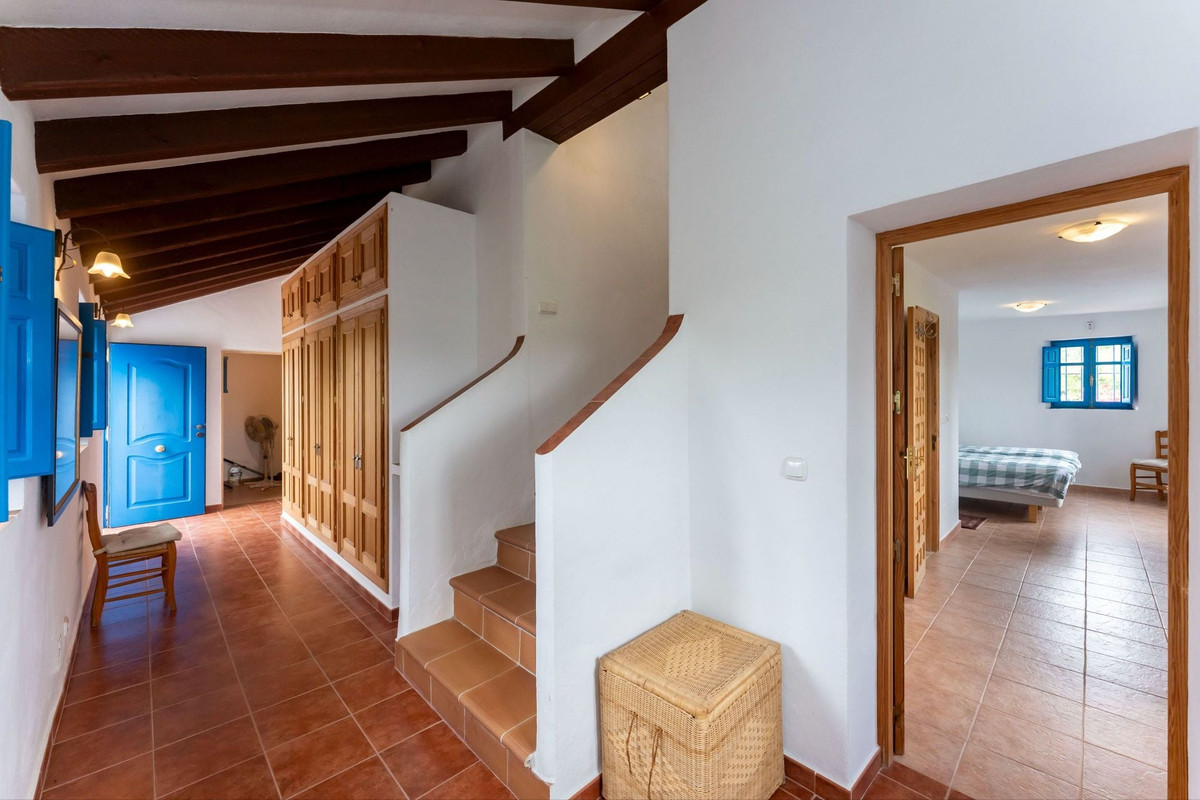 Se vende Finca - Cortijo de 3 dormitorios en Costa Del Sol, Málaga, España