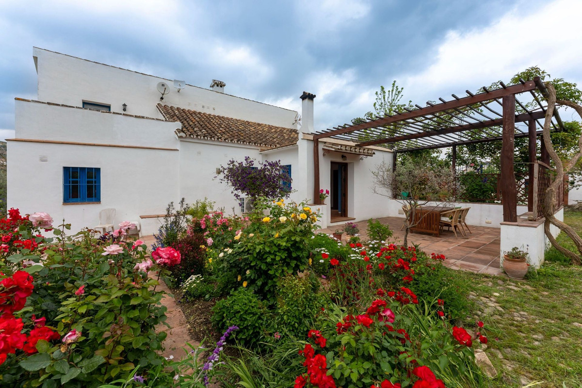 Se vende Finca - Cortijo de 3 dormitorios en Costa Del Sol, Málaga, España