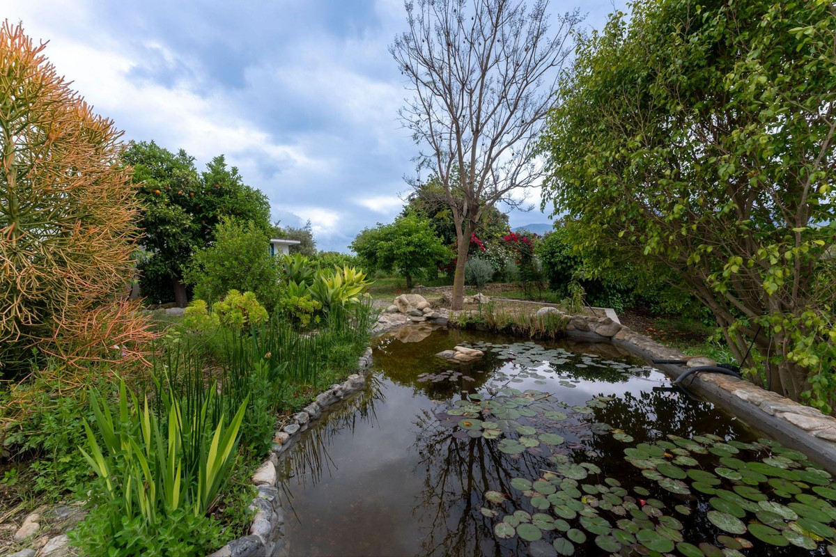 Se vende Finca - Cortijo de 3 dormitorios en Costa Del Sol, Málaga, España
