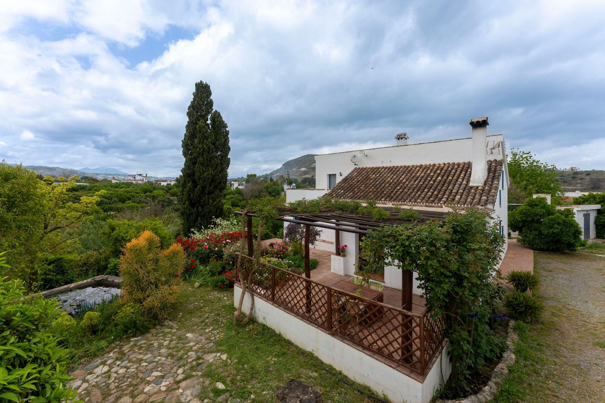 Se vende Finca - Cortijo de 3 dormitorios en Costa Del Sol, Málaga, España
