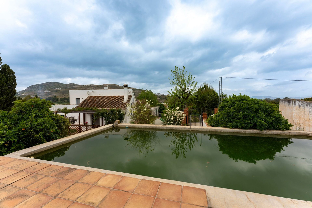 Se vende Finca - Cortijo de 3 dormitorios en Costa Del Sol, Málaga, España
