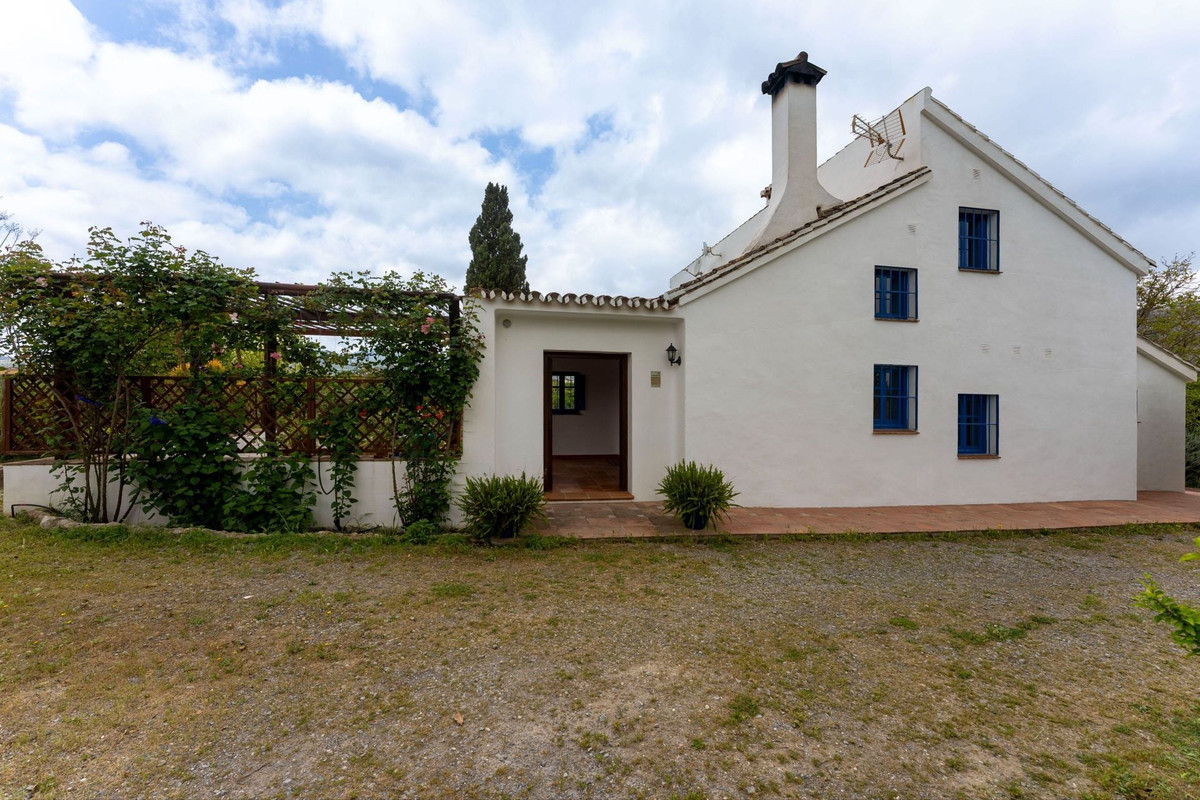 Se vende Finca - Cortijo de 3 dormitorios en Costa Del Sol, Málaga, España