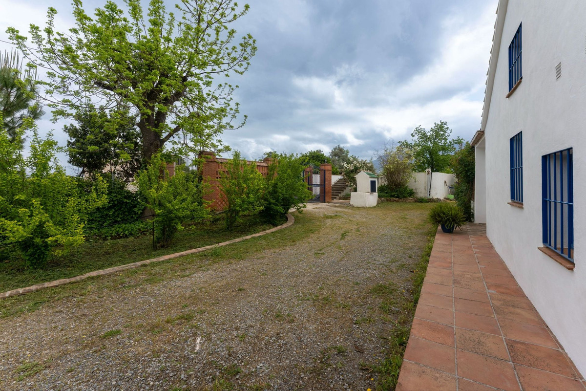 Se vende Finca - Cortijo de 3 dormitorios en Costa Del Sol, Málaga, España