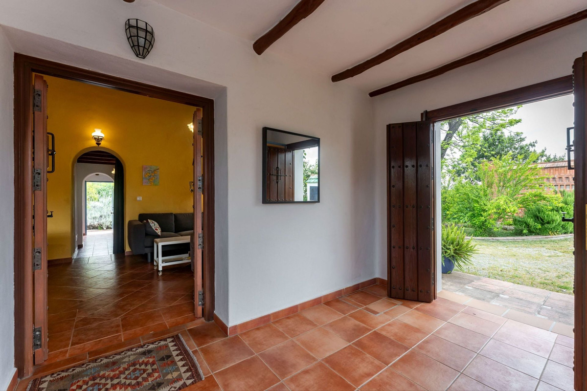 Se vende Finca - Cortijo de 3 dormitorios en Costa Del Sol, Málaga, España