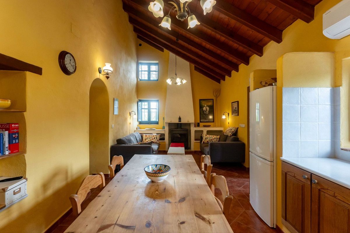 Se vende Finca - Cortijo de 3 dormitorios en Costa Del Sol, Málaga, España