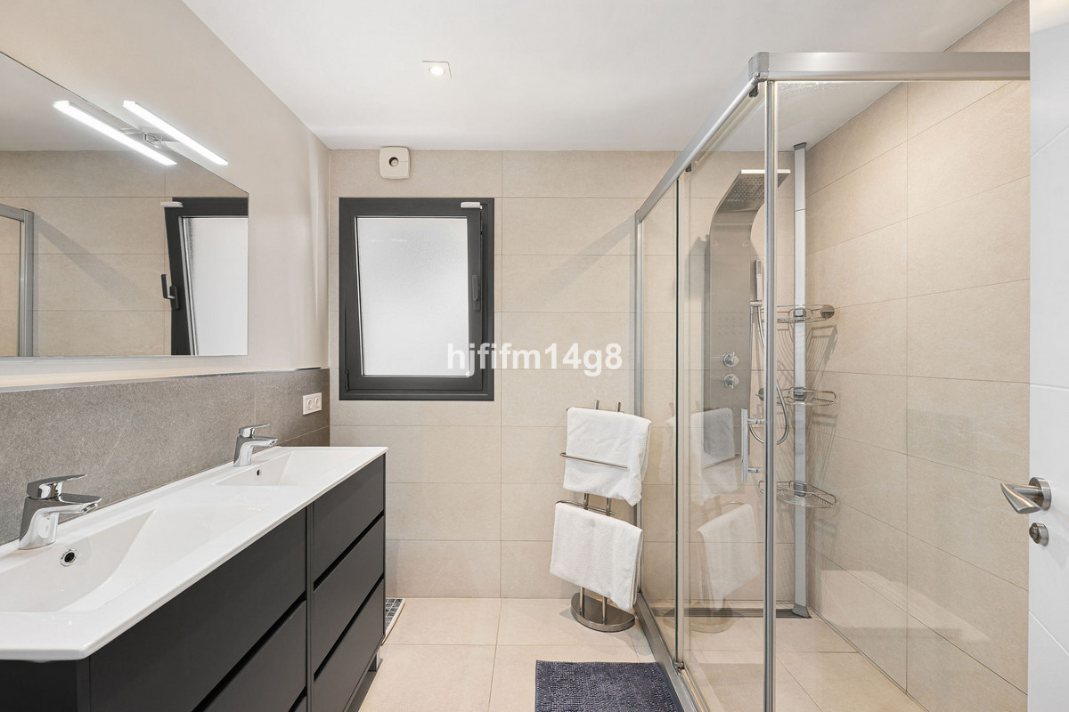 4 Bed Townhouse for sale in Nueva Andalucía Costa Del Sol, Málaga, Spain
