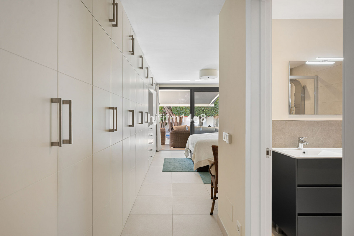 4 Bed Townhouse for sale in Nueva Andalucía Costa Del Sol, Málaga, Spain