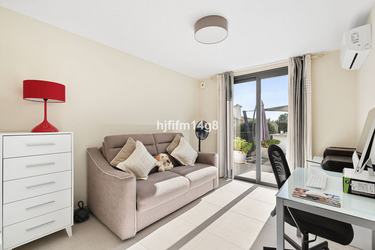 4 Bed Townhouse for sale in Nueva Andalucía Costa Del Sol, Málaga, Spain