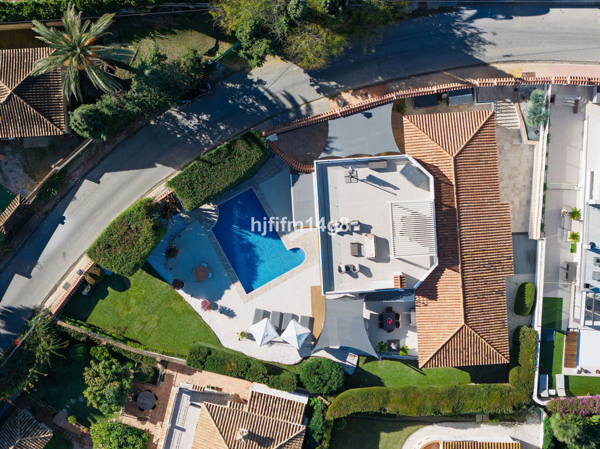 4 Bed Townhouse for sale in Nueva Andalucía Costa Del Sol, Málaga, Spain