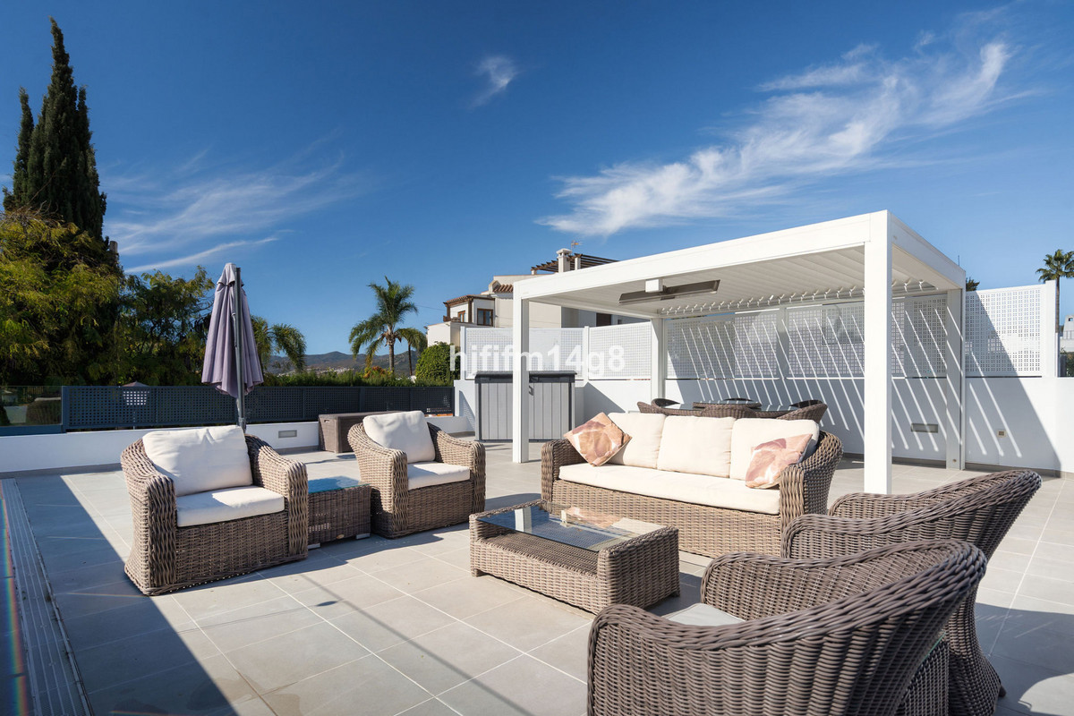 4 Bed Townhouse for sale in Nueva Andalucía Costa Del Sol, Málaga, Spain