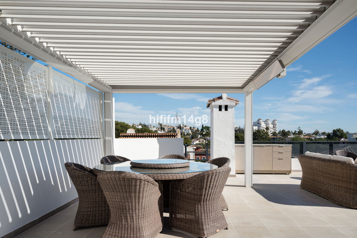 4 Bed Townhouse for sale in Nueva Andalucía Costa Del Sol, Málaga, Spain