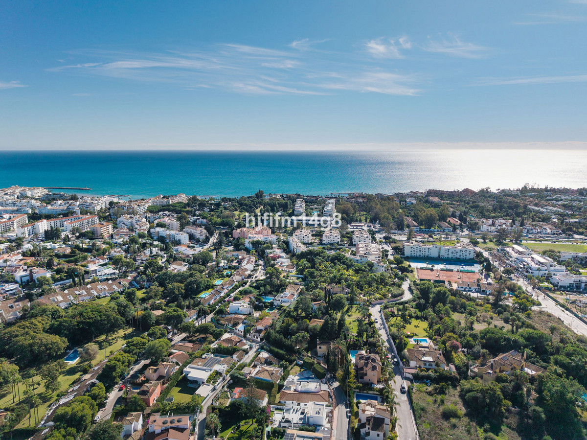 4 Bed Townhouse for sale in Nueva Andalucía Costa Del Sol, Málaga, Spain