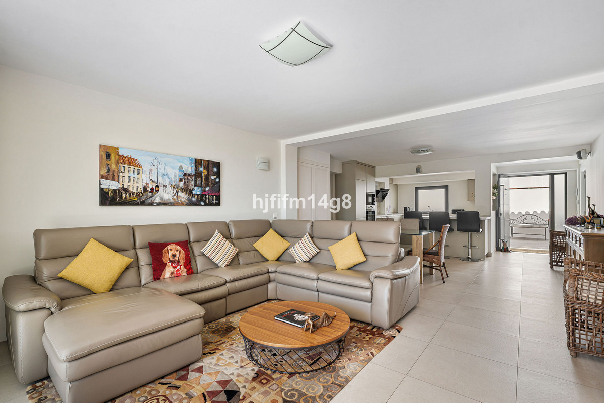 4 Bed Townhouse for sale in Nueva Andalucía Costa Del Sol, Málaga, Spain