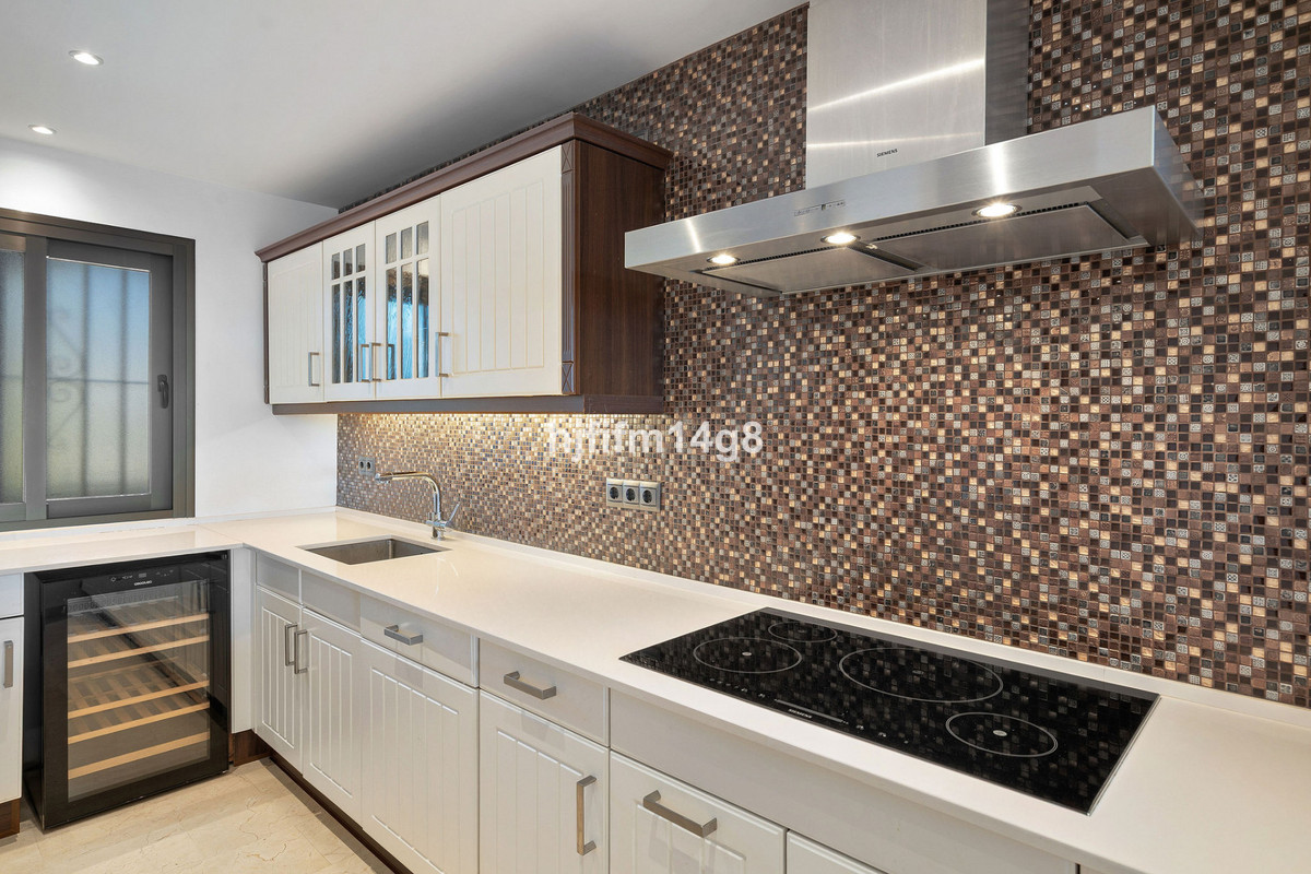 2 Bed Apartment for sale in Nueva Andalucía Costa Del Sol, Málaga, Spain