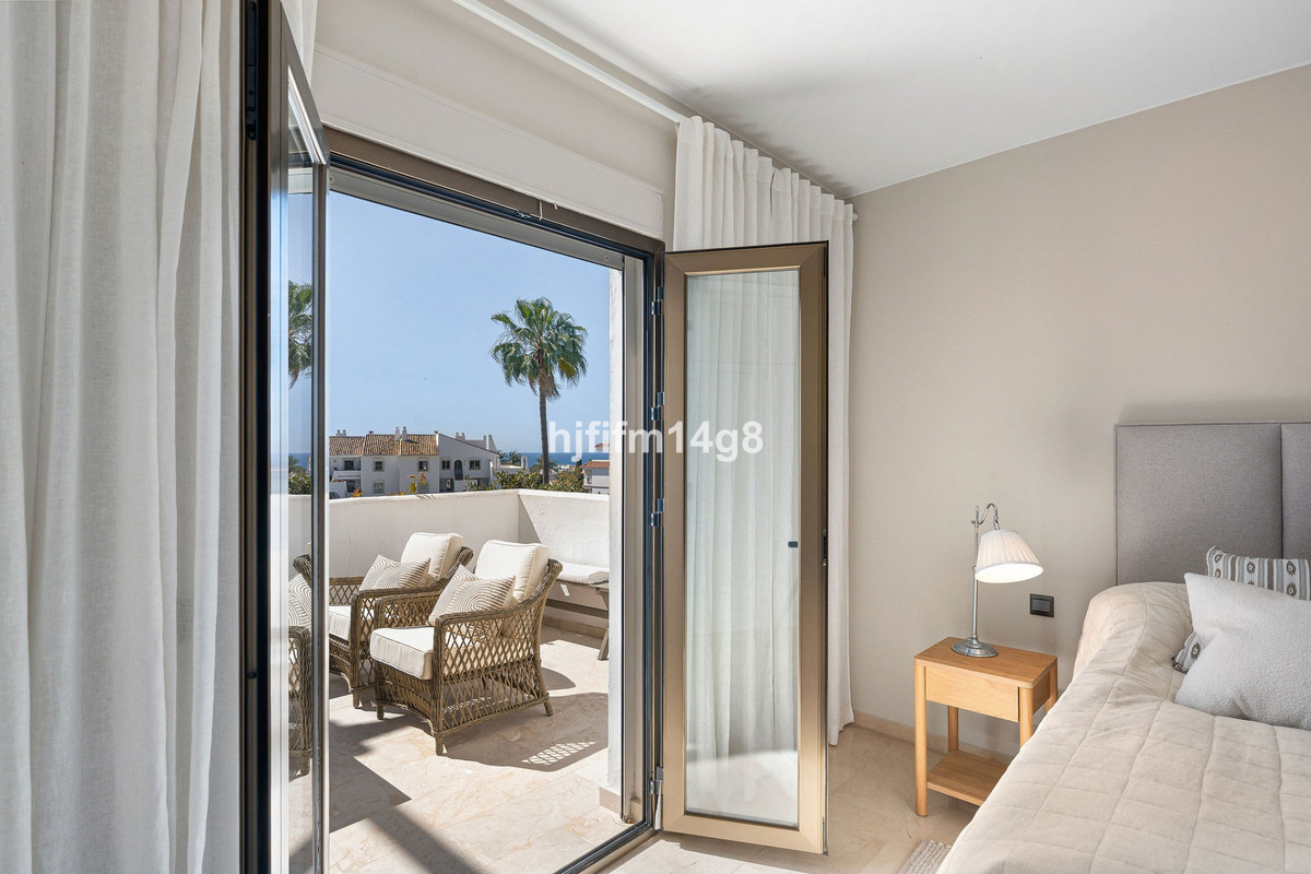 2 Bed Apartment for sale in Nueva Andalucía Costa Del Sol, Málaga, Spain