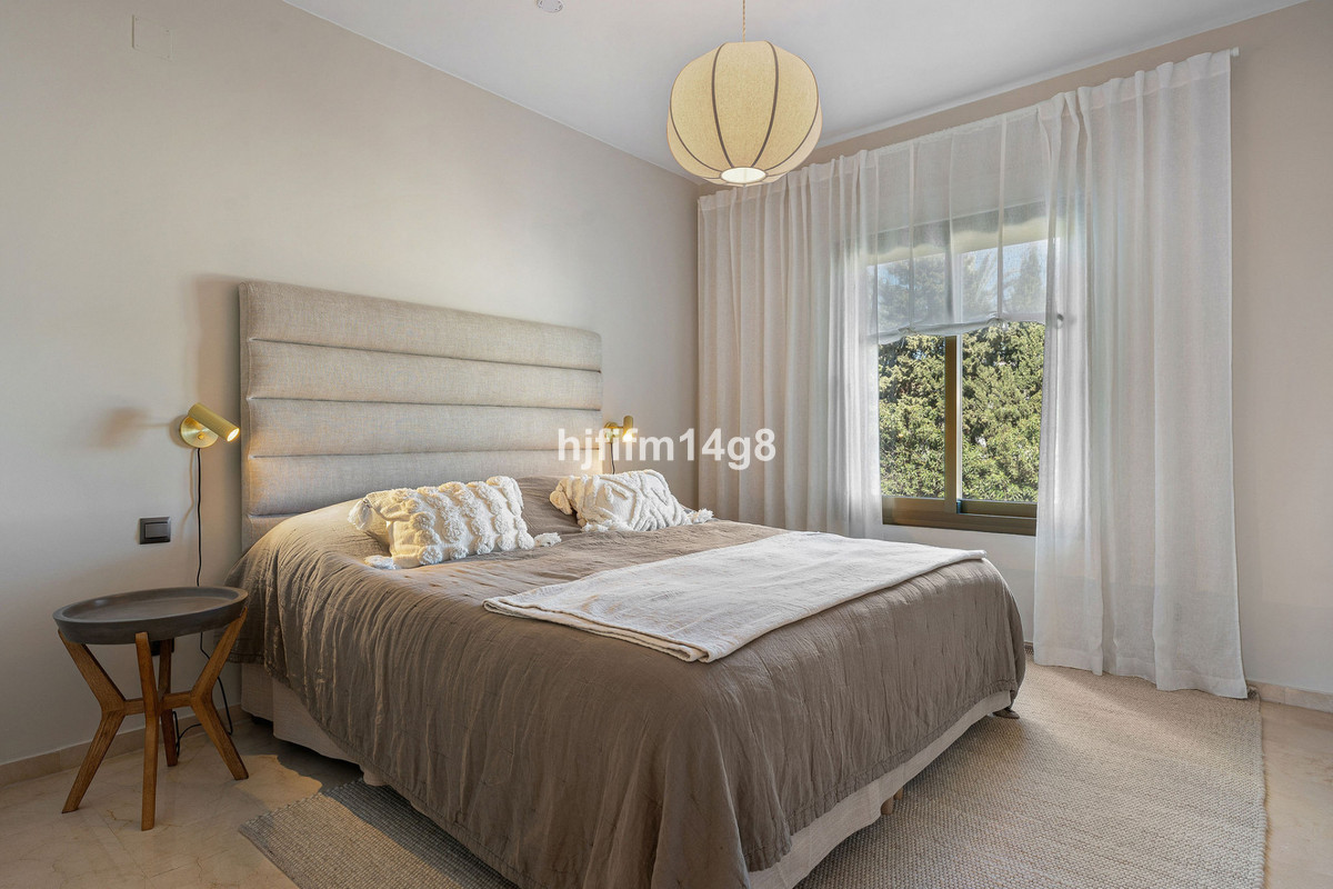 2 Bed Apartment for sale in Nueva Andalucía Costa Del Sol, Málaga, Spain