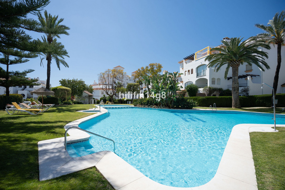 2 Bed Apartment for sale in Nueva Andalucía Costa Del Sol, Málaga, Spain