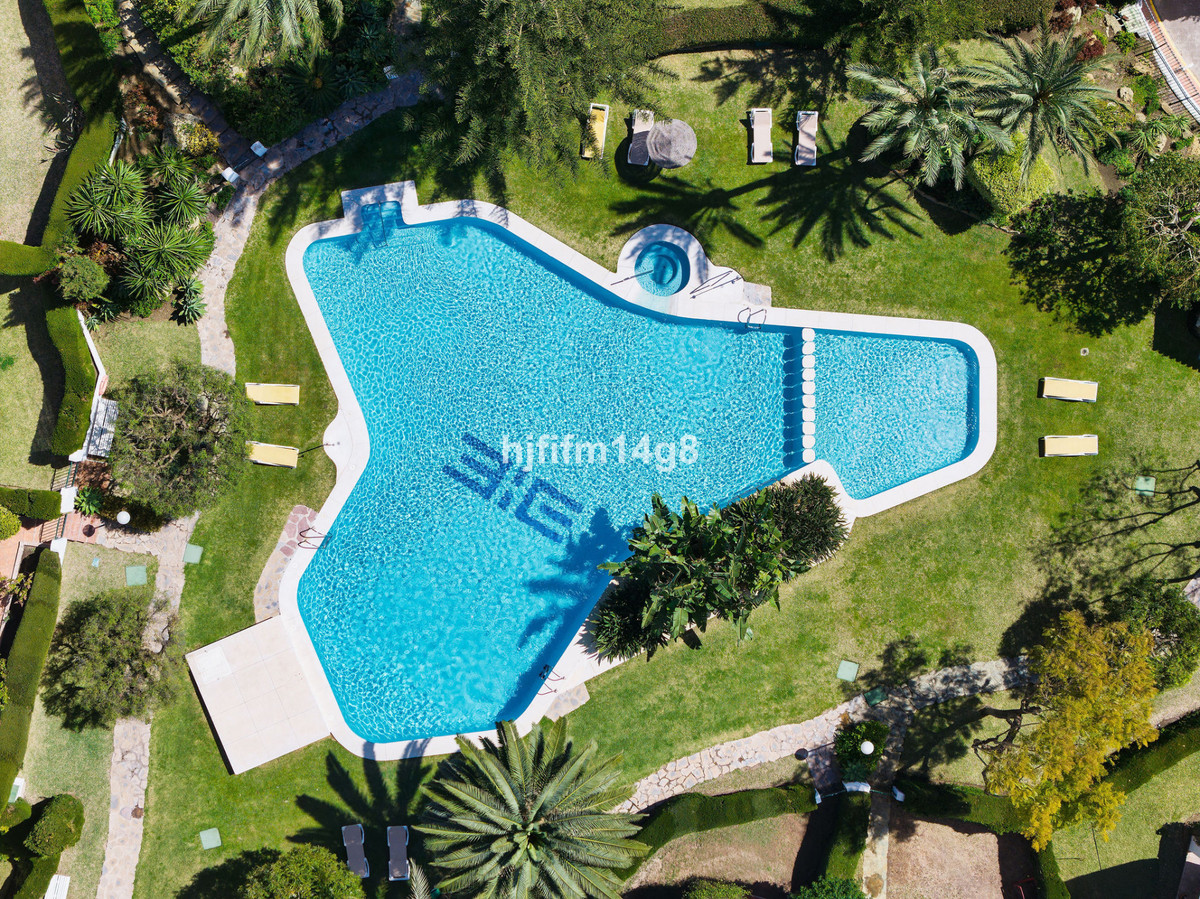 2 Bed Apartment for sale in Nueva Andalucía Costa Del Sol, Málaga, Spain