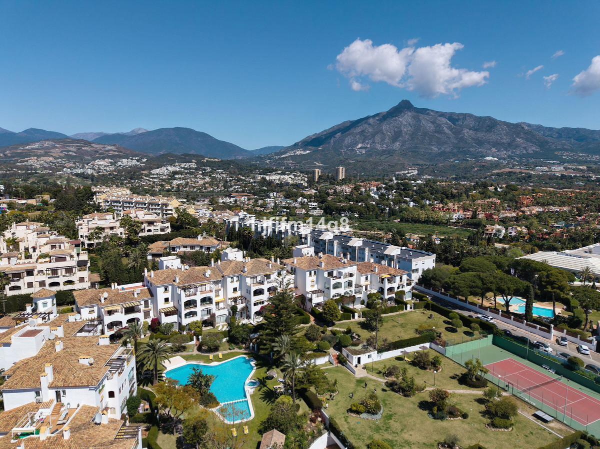 2 Bed Apartment for sale in Nueva Andalucía Costa Del Sol, Málaga, Spain