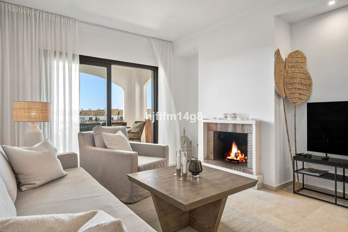 2 Bed Apartment for sale in Nueva Andalucía Costa Del Sol, Málaga, Spain