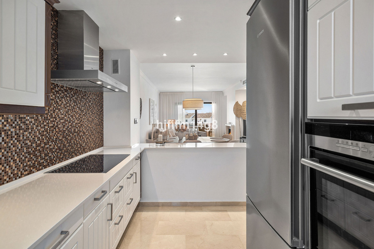 2 Bed Apartment for sale in Nueva Andalucía Costa Del Sol, Málaga, Spain
