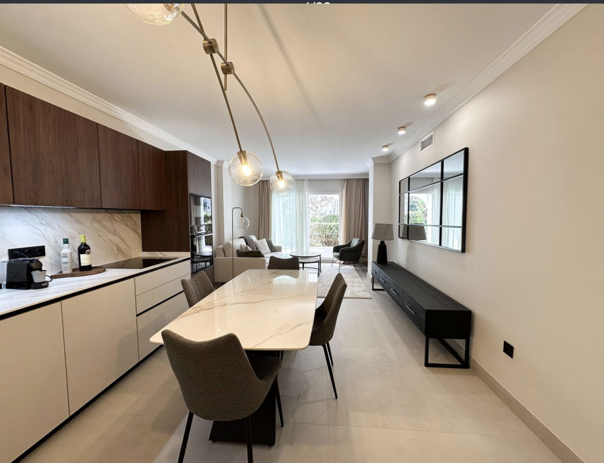 3 Bed Apartment for sale in San Pedro De Alcántara Costa Del Sol, Málaga, Spain