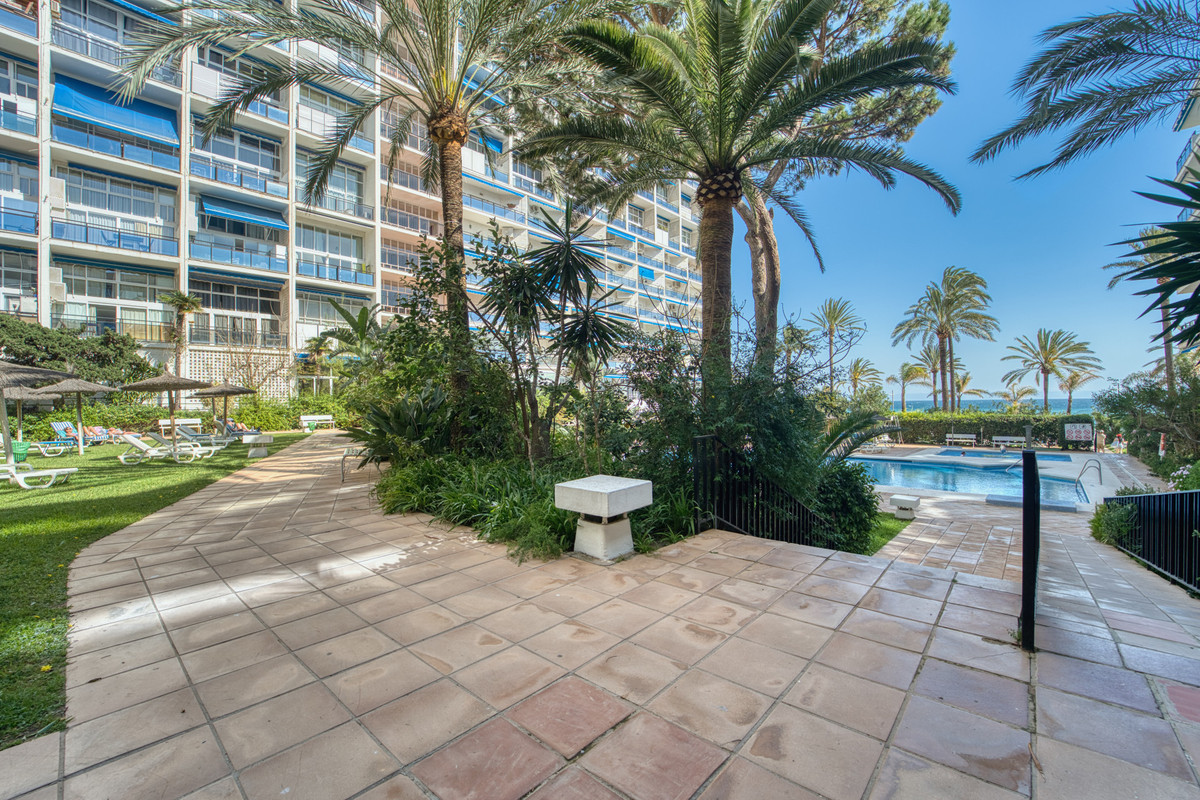 1 Bed Apartment for sale in Marbella Costa Del Sol, Málaga, Spain